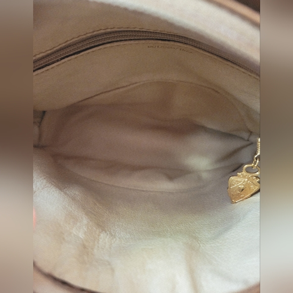 Gucci Micro GG Crossbody - Picture 11 of 16